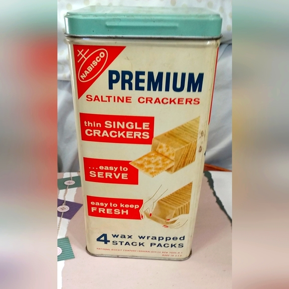 ❌❌Sold❌❌Metal Canister Nabisco Premium Saltine Crackers Tin Box Vintage 1969 - Picture 2 of 12